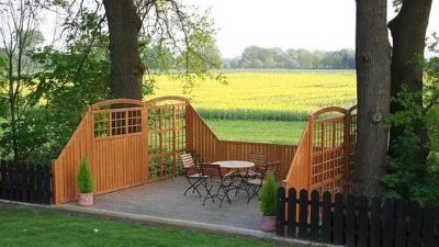 Terrassenumrandung aus Holz